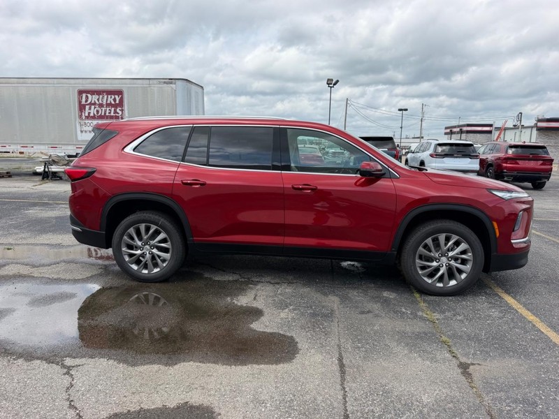 Buick Enclave Vehicle Full-screen Gallery Image 2