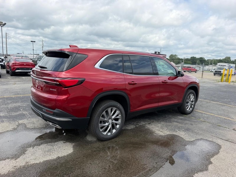 Buick Enclave Vehicle Full-screen Gallery Image 3