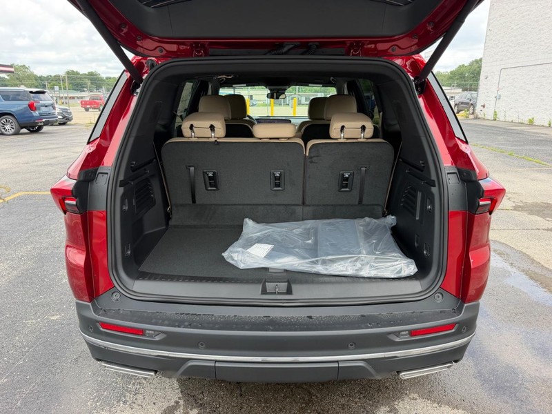 Buick Enclave Vehicle Full-screen Gallery Image 5