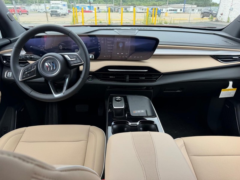Buick Enclave Vehicle Full-screen Gallery Image 11