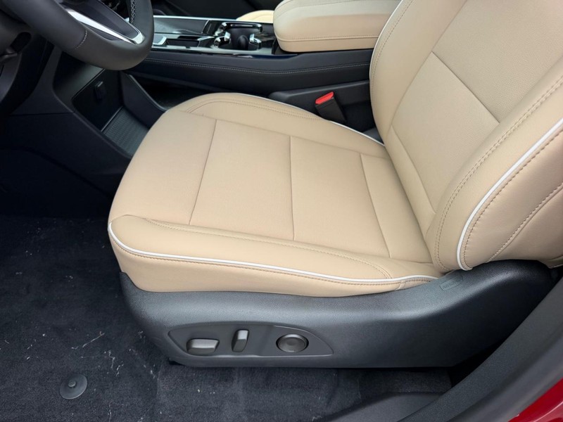 Buick Enclave Vehicle Full-screen Gallery Image 19
