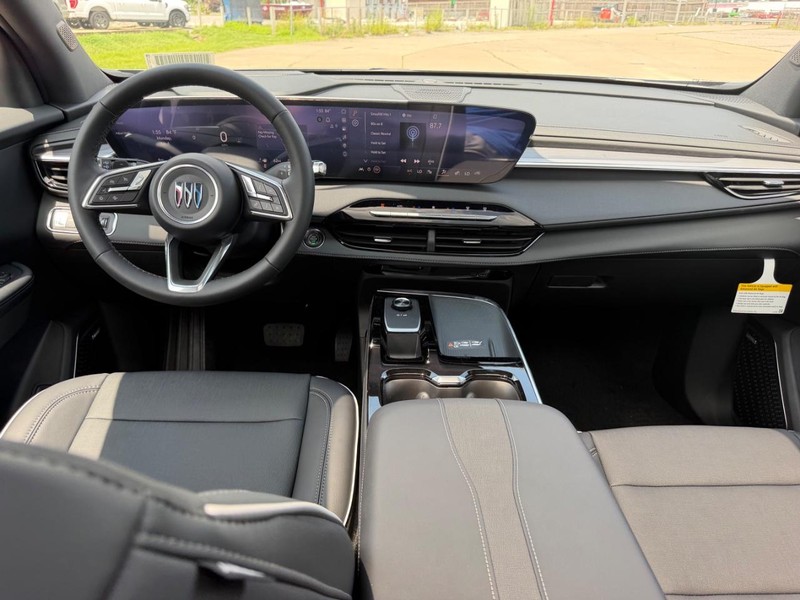 Buick Enclave Vehicle Full-screen Gallery Image 12