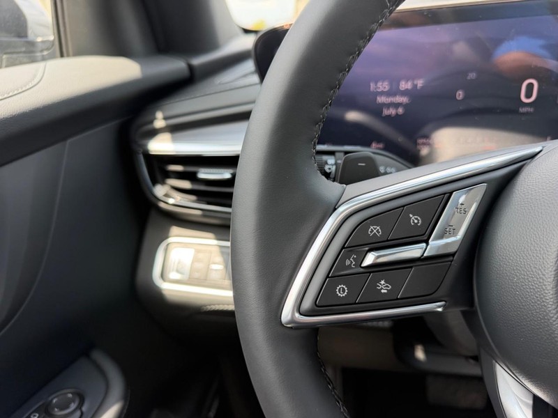 Buick Enclave Vehicle Full-screen Gallery Image 14