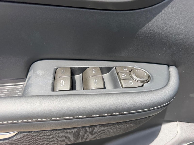 Buick Enclave Vehicle Full-screen Gallery Image 19