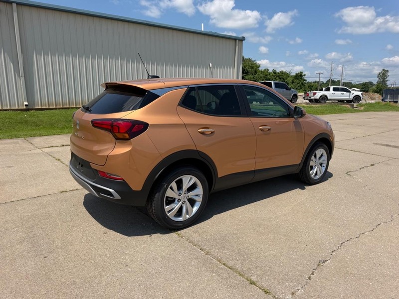 Buick Encore GX Vehicle Full-screen Gallery Image 3
