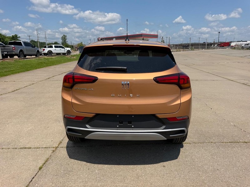 Buick Encore GX Vehicle Full-screen Gallery Image 4