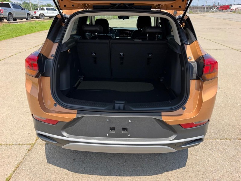 Buick Encore GX Vehicle Full-screen Gallery Image 5