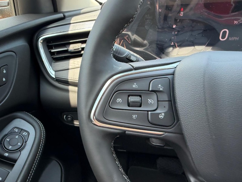 Buick Encore GX Vehicle Full-screen Gallery Image 10