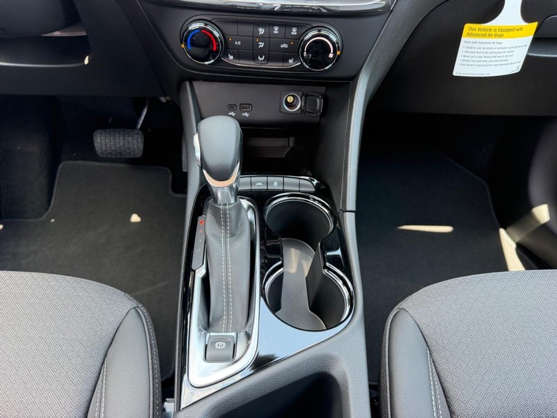 Buick Encore GX Vehicle Full-screen Gallery Image 14