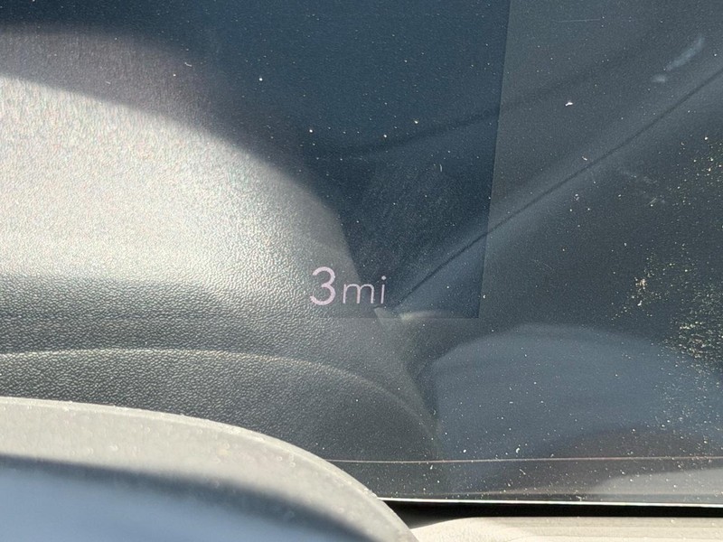 Buick Encore GX Vehicle Full-screen Gallery Image 18