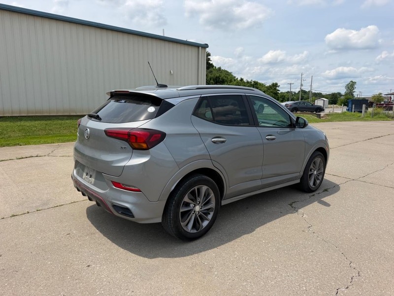 Buick Encore GX Vehicle Full-screen Gallery Image 3