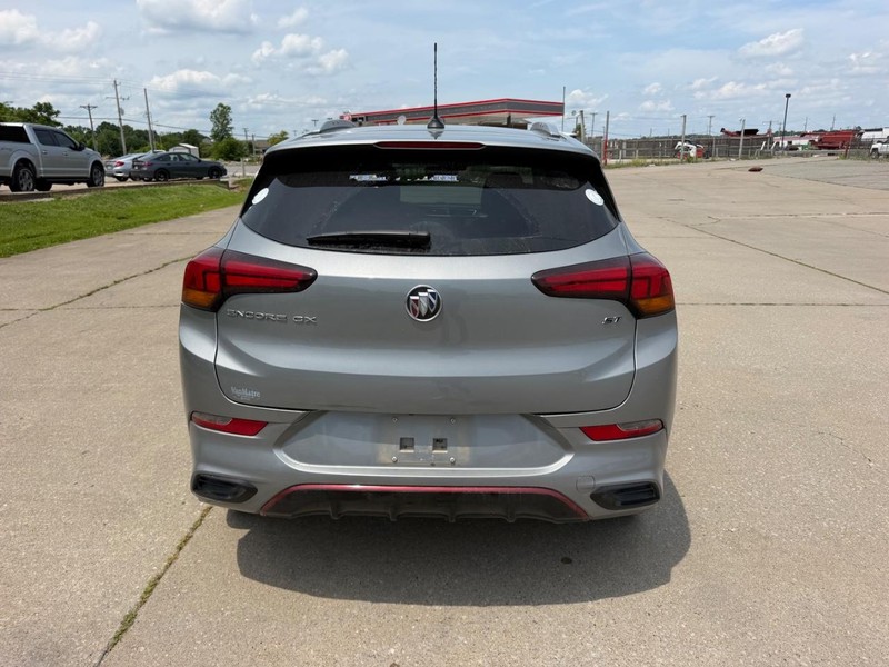Buick Encore GX Vehicle Full-screen Gallery Image 4