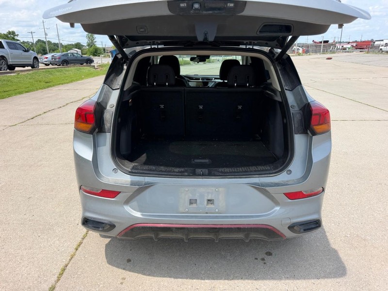 Buick Encore GX Vehicle Full-screen Gallery Image 5