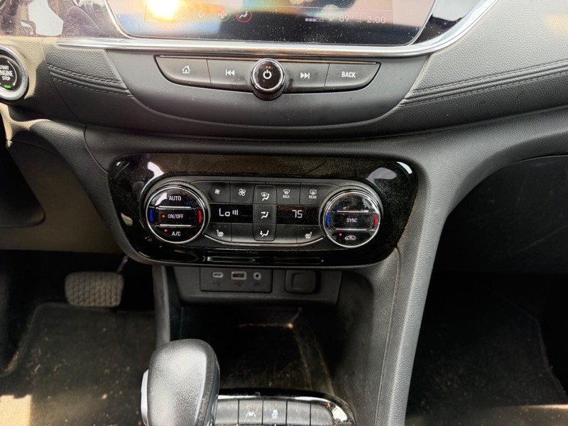 Buick Encore GX Vehicle Full-screen Gallery Image 14