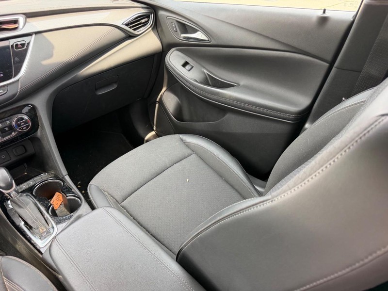 Buick Encore GX Vehicle Full-screen Gallery Image 15