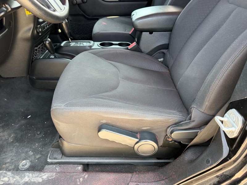 Jeep Wrangler Vehicle Full-screen Gallery Image 17