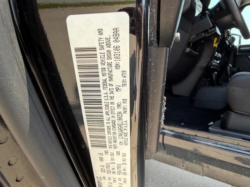 Jeep Wrangler Vehicle Full-screen Gallery Image 19