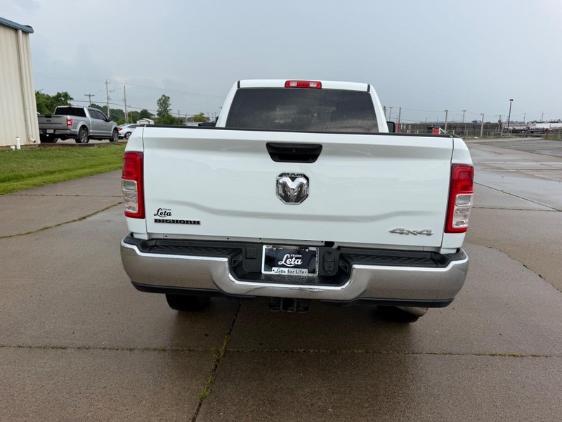 Ram 2500 Vehicle Full-screen Gallery Image 4