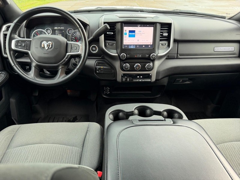 Ram 2500 Vehicle Full-screen Gallery Image 8