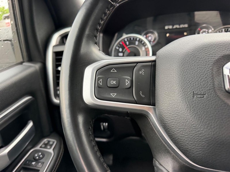 Ram 2500 Vehicle Full-screen Gallery Image 10