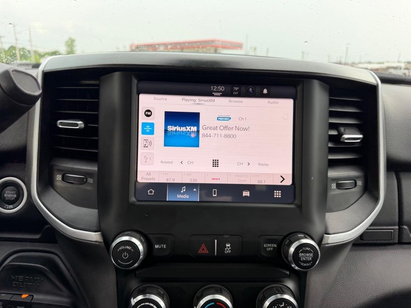 Ram 2500 Vehicle Full-screen Gallery Image 12