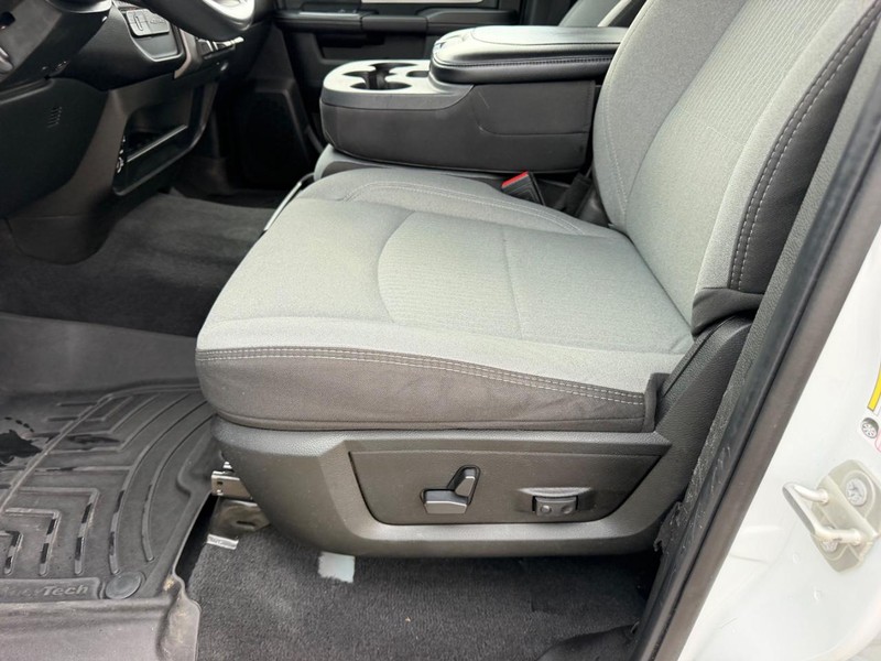 Ram 2500 Vehicle Full-screen Gallery Image 16