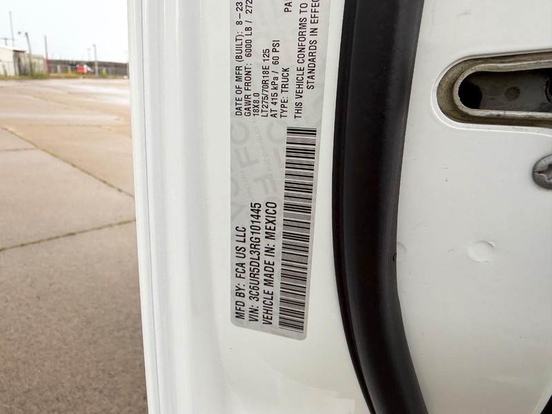 Ram 2500 Vehicle Full-screen Gallery Image 19