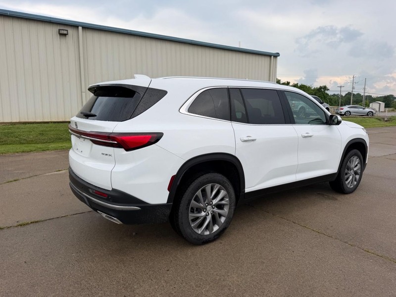 Buick Enclave Vehicle Full-screen Gallery Image 3