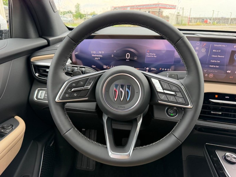 Buick Enclave Vehicle Full-screen Gallery Image 12