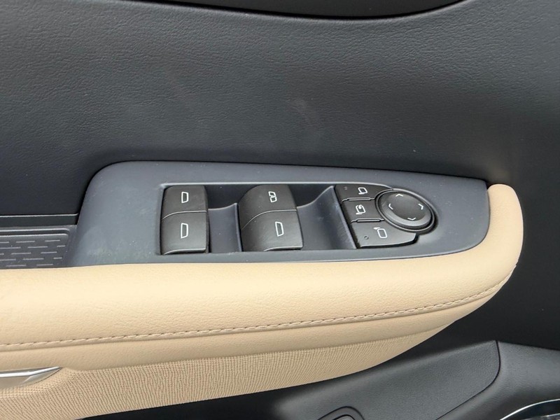 Buick Enclave Vehicle Full-screen Gallery Image 19