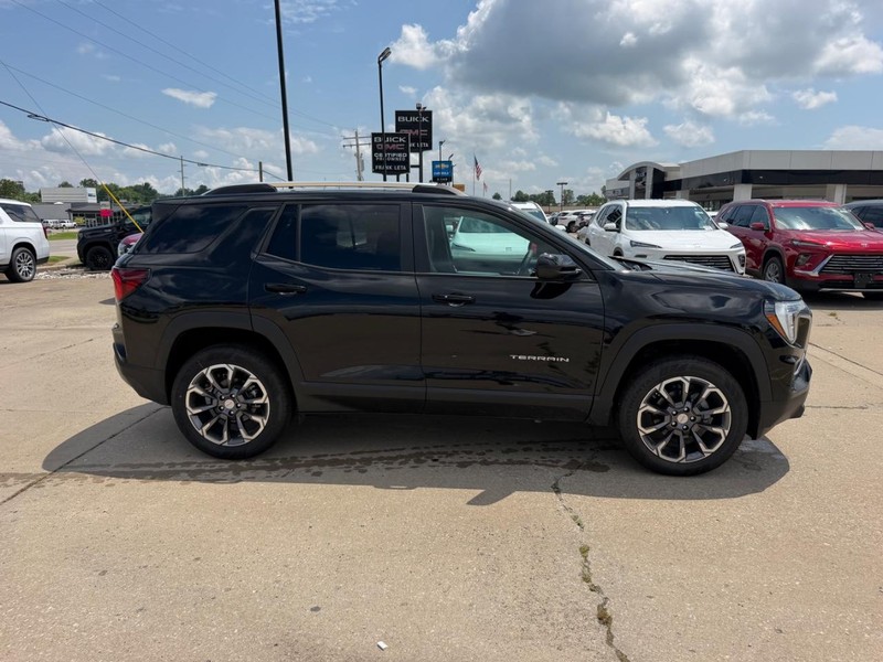 GMC Terrain Vehicle Full-screen Gallery Image 2