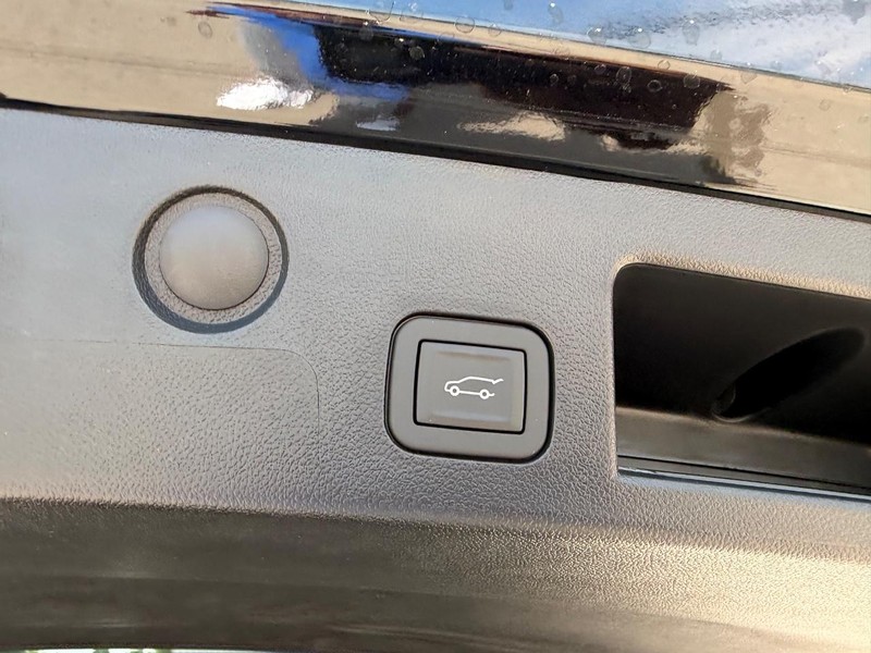 GMC Terrain Vehicle Full-screen Gallery Image 6