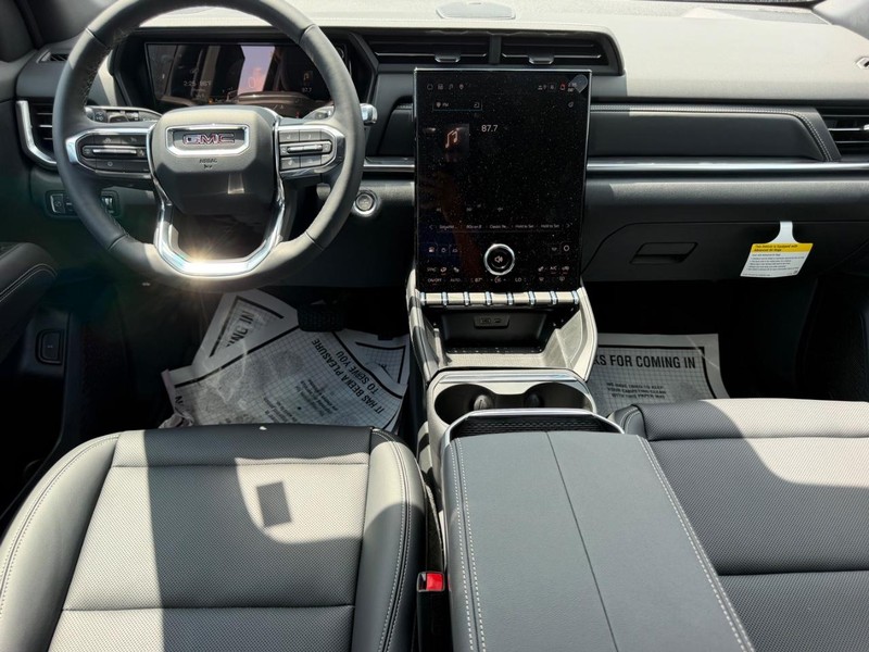 GMC Terrain Vehicle Full-screen Gallery Image 9