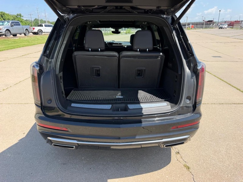 Cadillac XT6 Vehicle Full-screen Gallery Image 5