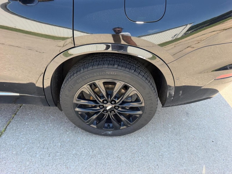 Cadillac XT6 Vehicle Full-screen Gallery Image 7