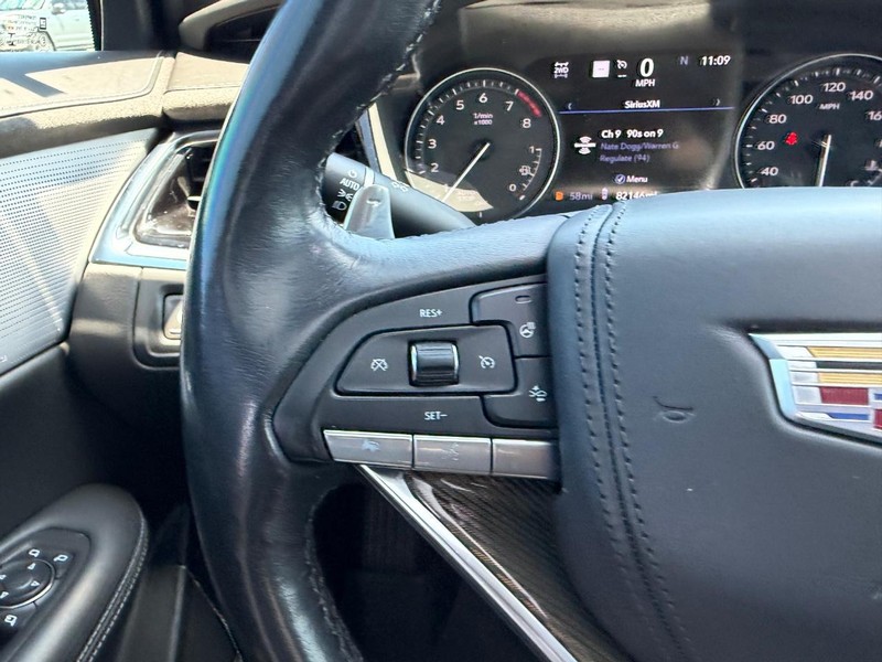 Cadillac XT6 Vehicle Full-screen Gallery Image 14