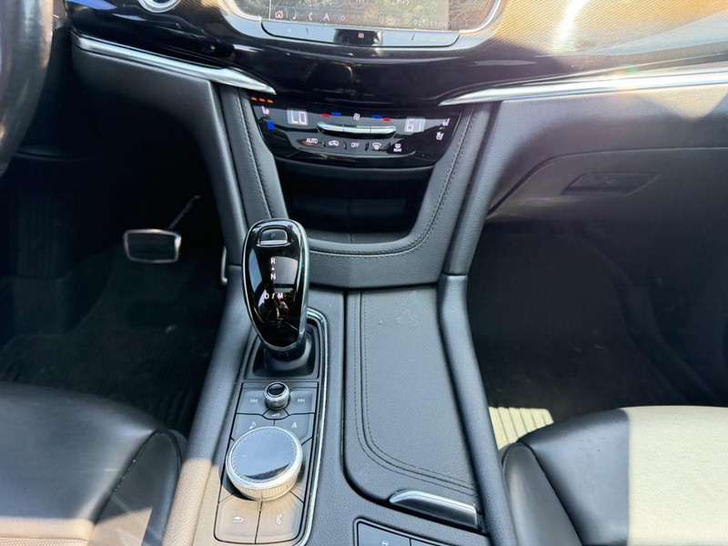 Cadillac XT6 Vehicle Full-screen Gallery Image 18