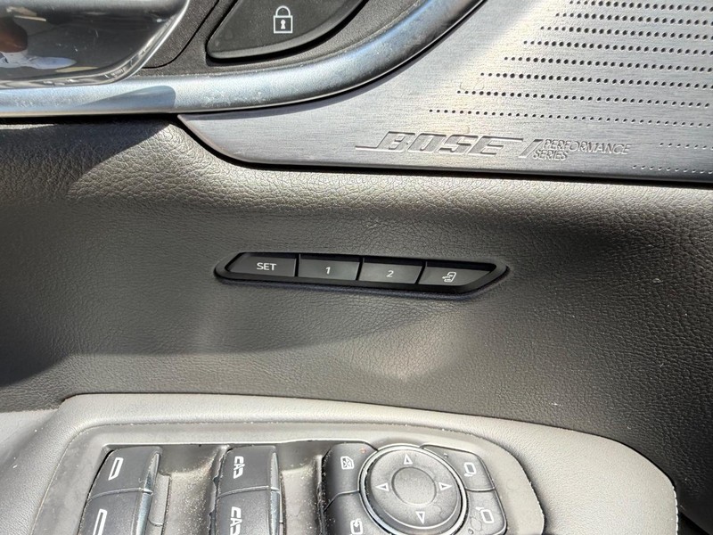 Cadillac XT6 Vehicle Full-screen Gallery Image 21