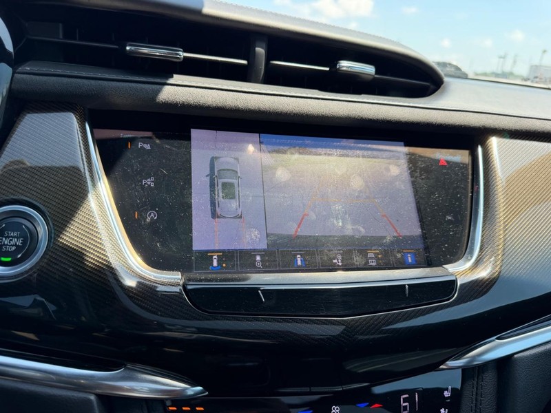 Cadillac XT6 Vehicle Full-screen Gallery Image 24