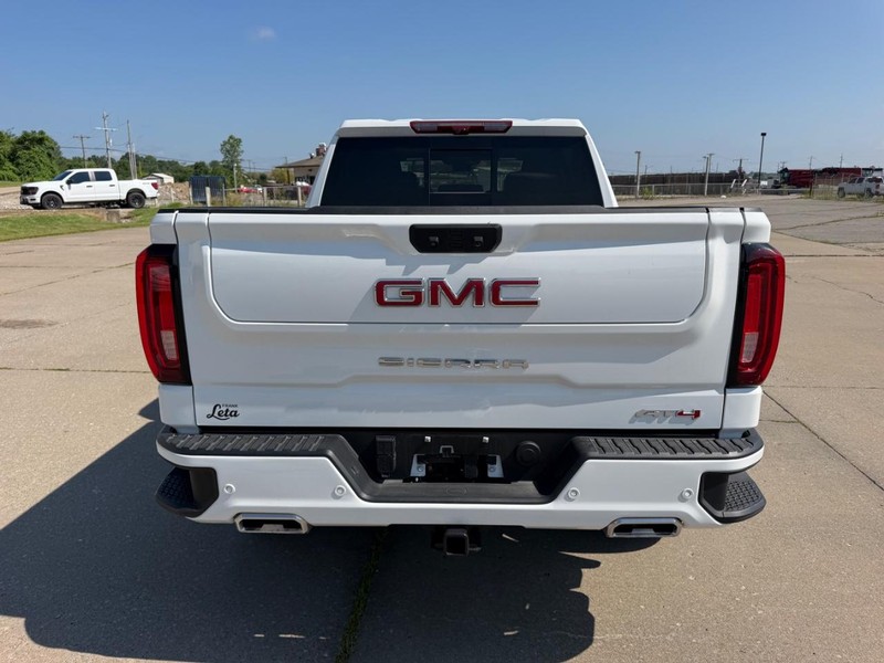 GMC Sierra 1500 Vehicle Full-screen Gallery Image 4