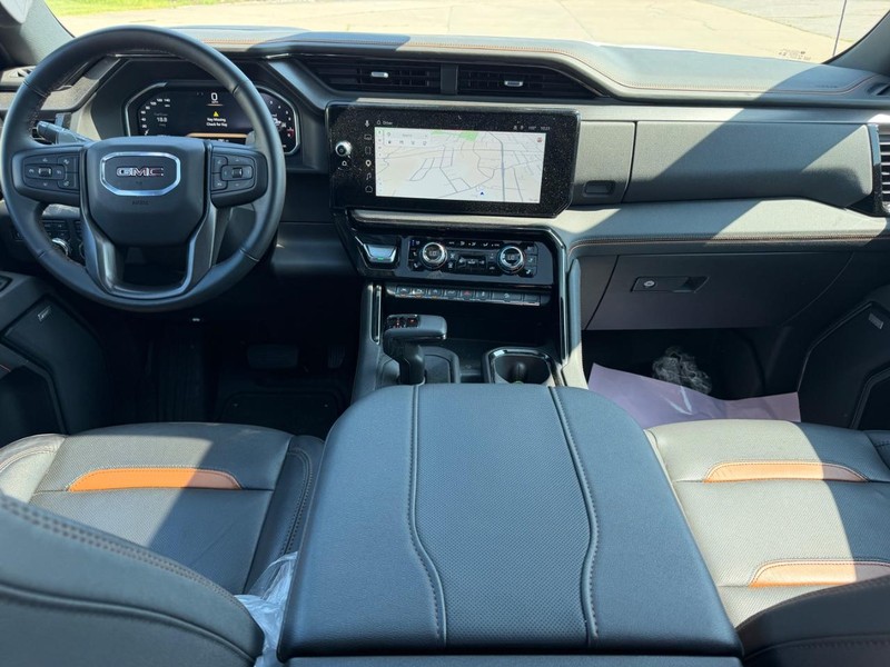 GMC Sierra 1500 Vehicle Full-screen Gallery Image 9
