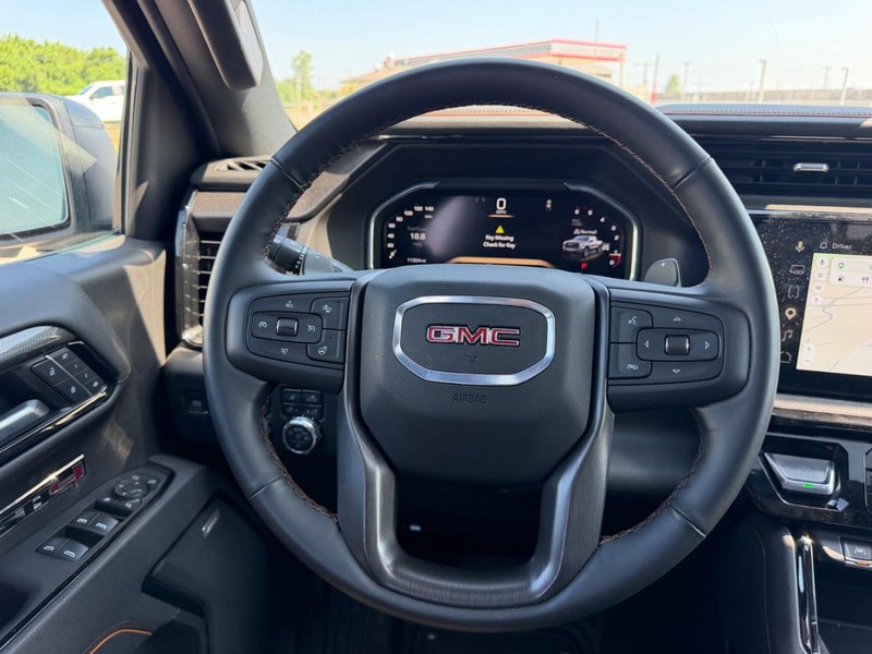 GMC Sierra 1500 Vehicle Full-screen Gallery Image 10