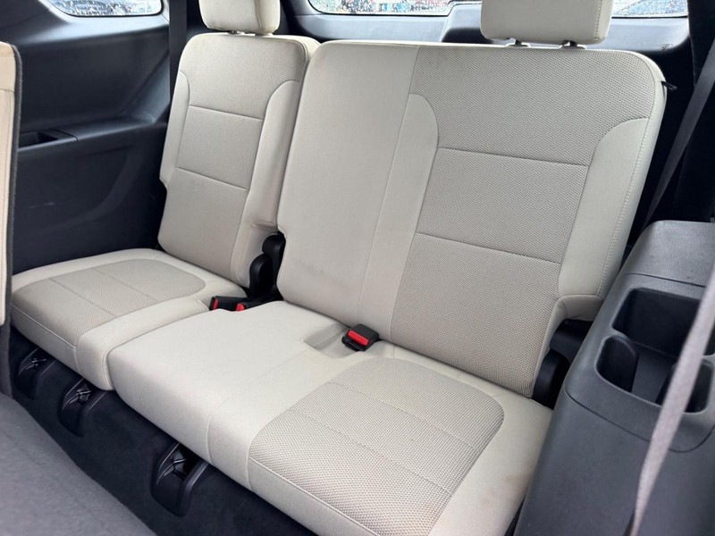 Chevrolet Traverse Vehicle Full-screen Gallery Image 7