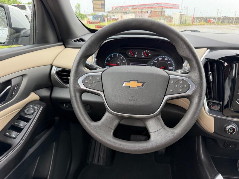 Chevrolet Traverse Vehicle Full-screen Gallery Image 11
