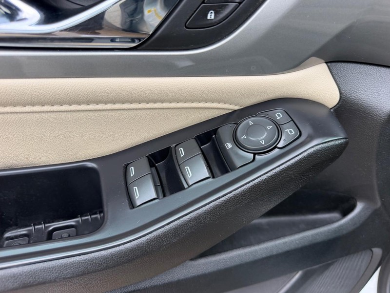 Chevrolet Traverse Vehicle Full-screen Gallery Image 18