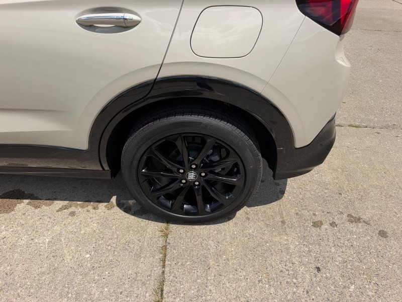 Buick Encore GX Vehicle Full-screen Gallery Image 7