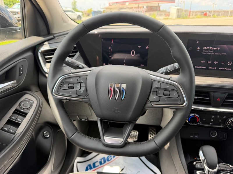 Buick Encore GX Vehicle Full-screen Gallery Image 11