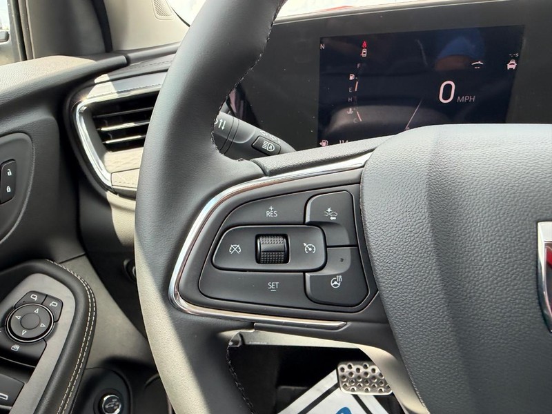 Buick Encore GX Vehicle Full-screen Gallery Image 12