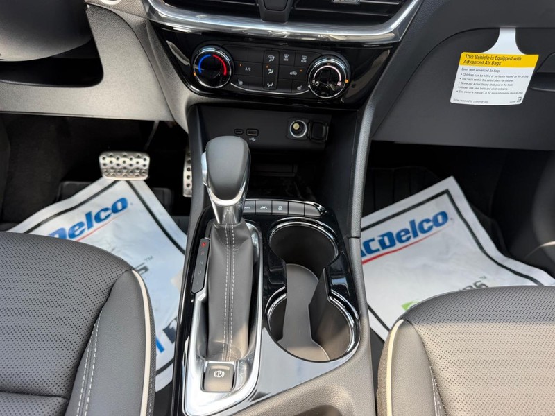 Buick Encore GX Vehicle Full-screen Gallery Image 16