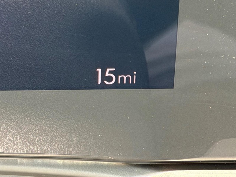 Buick Encore GX Vehicle Full-screen Gallery Image 20